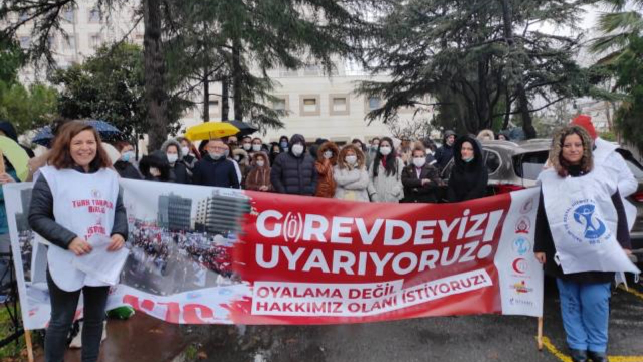 Maaş ödeme sisteminin değiştirilmesini isteyen sağlık çalışanları ülke çapında grevde!