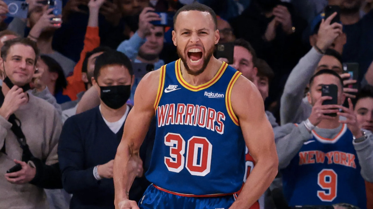 Beklenen rekor geldi! Üç sayının kralı Stephen Curry