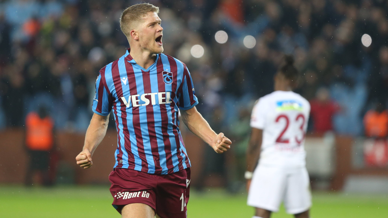 Trabzonspor evinde Hatayspor'u 2-0 mağlup etti... Andreas Cornelius'tan 1 gol, 1 asist...