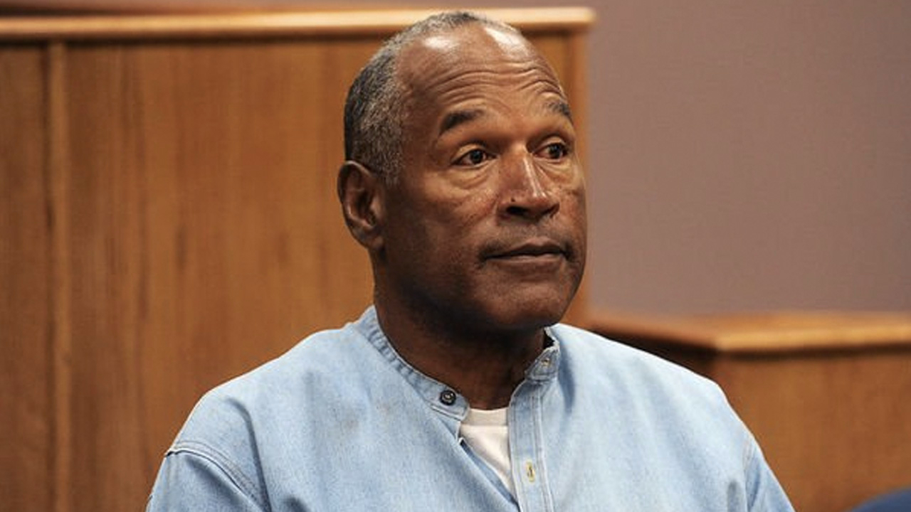 Yıllarca cinayet davasıyla gündemdeydi... Silahlı soyguna karışan OJ Simpson tahliye edildi