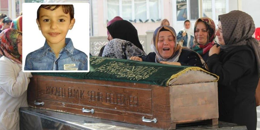 Okul kapısı üzerine devrilmişti, mahkemenin kararı anneyi ağlattı