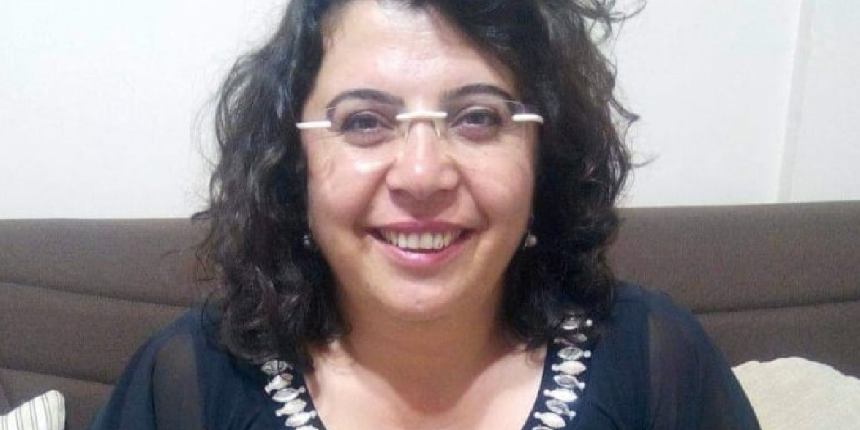 Aşı yaptırmayan ebe koronavirüse yenik düştü
