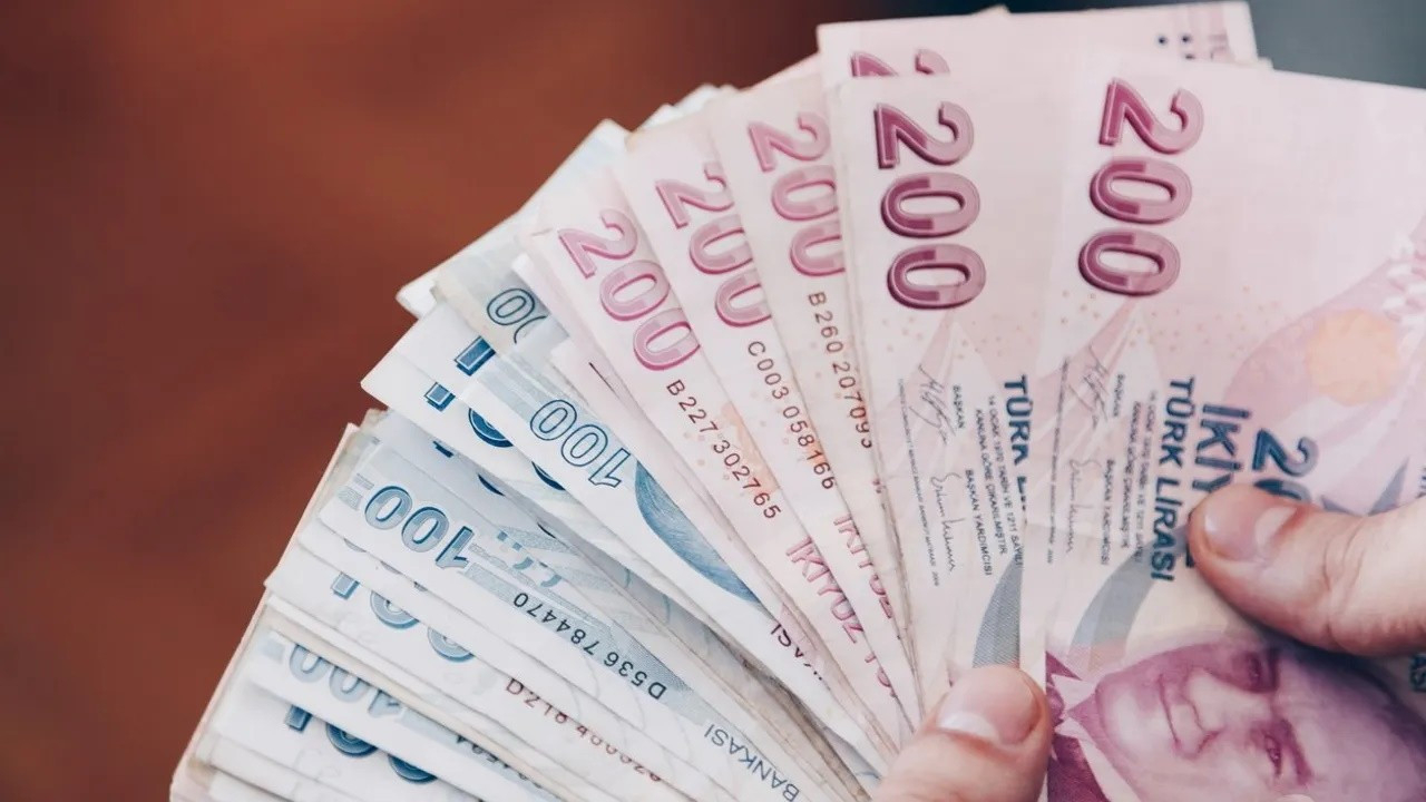 Asgari ücretin belirlenmesi sonrası DİSK'ten açıklama: 2022'de komisyon yeniden toplansın