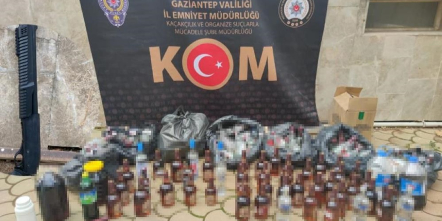 Sahte içki can almaya devam ediyor! Polis, o depolara böyle baskın yaptı...