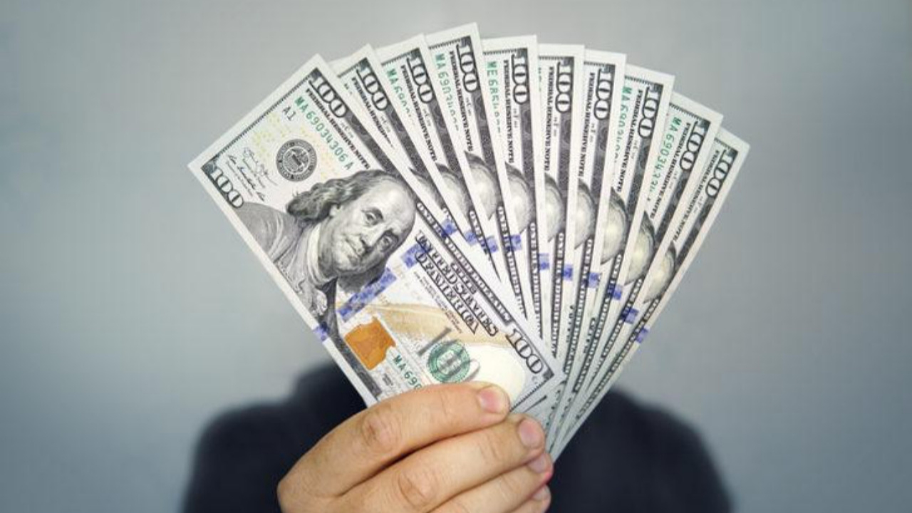 Dolar yeni haftaya hareketli başladı! 17,24 TL ile rekor tazeledi...