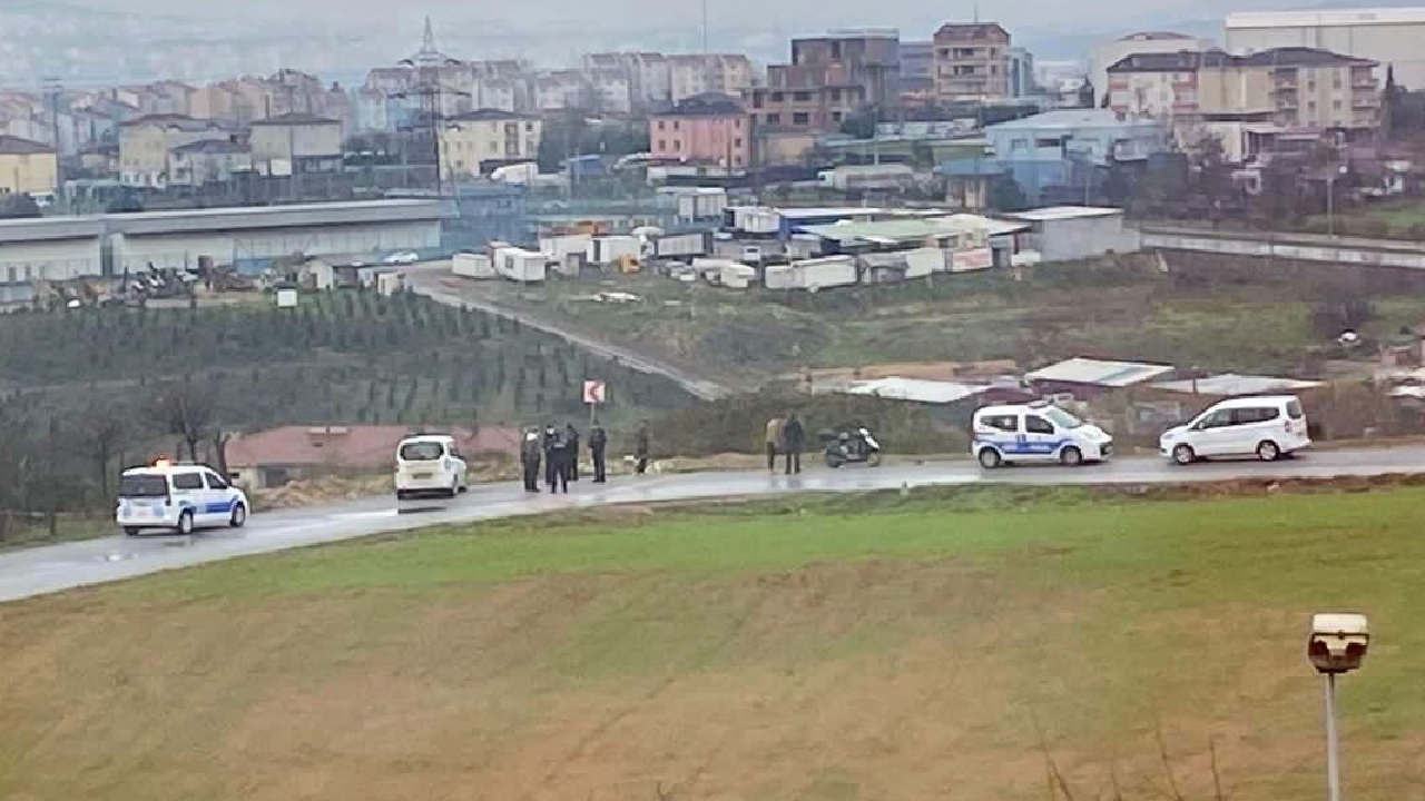 Vahşet! Silahla vurduğu kadını boş araziye bıraktı!