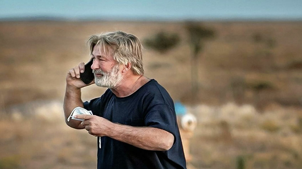 Film çekiminde görüntü yönetmenini öldüren Alec Baldwin'den ilginç talep: Yazışmalarda ortaya çıktı