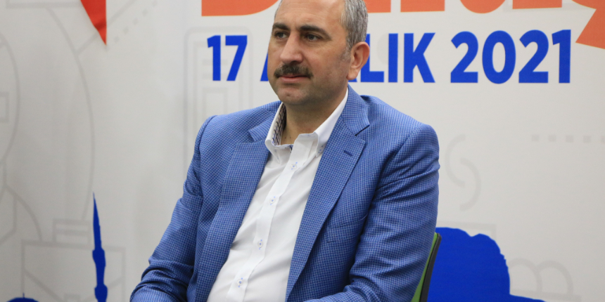Adalet Bakanı Gül: Türkiye’de demokrasi mücadelesi çok büyük bedeller ödenerek verildi