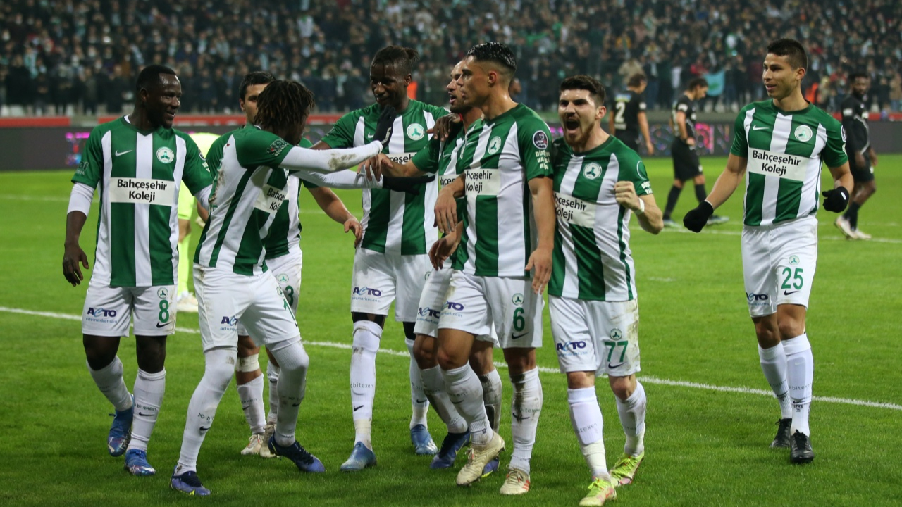 Altay'ı 3-1 mağlup eden Giresunspor evindeki galibiyet serisini üç maça çıkardı