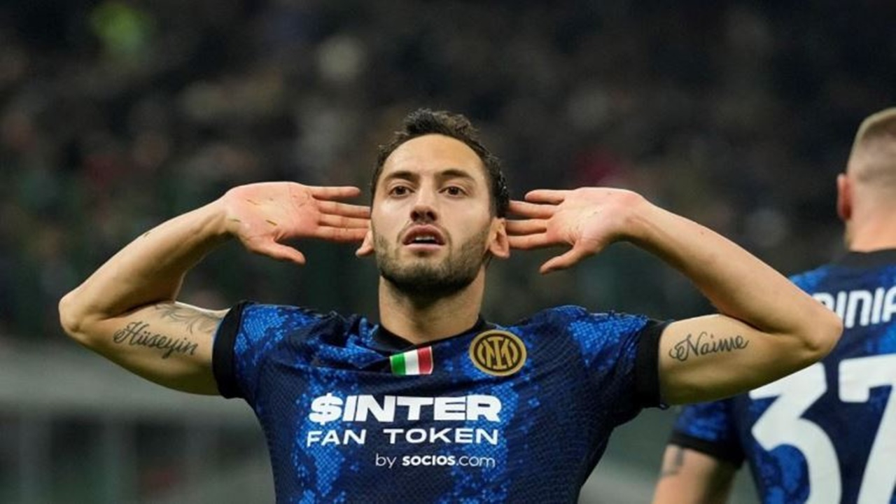 Hakan Çalhanoğlu'nun en özel gecesi! İnter tarihinde bir ilki gerçekleştirdi