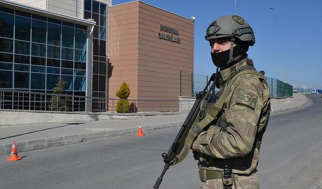 FETÖ'nün uyuyan hücresiydi! Şimdi hakim karşısındalar