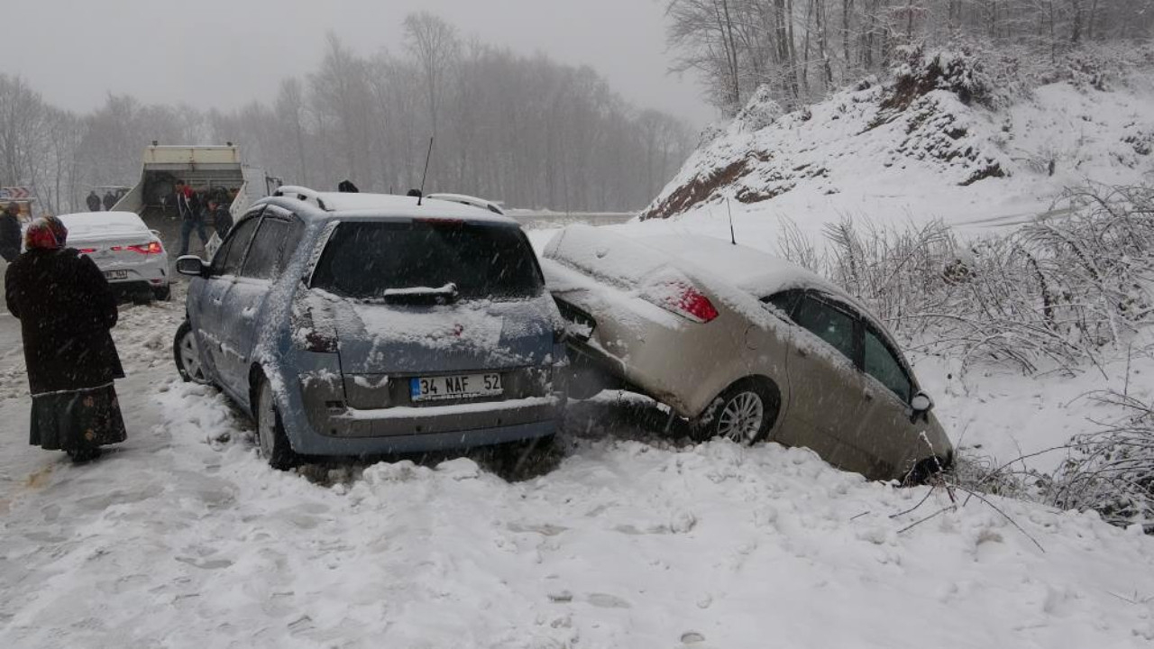 Tatil yapmak için Uludağ'a gidecekler dikkat! Birçok araç su kanalına uçuyor...