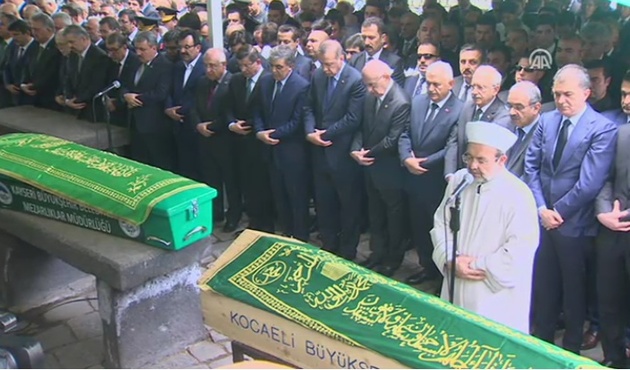 Abdullah Gül'ün babası son yolculuğuna uğurlandı!