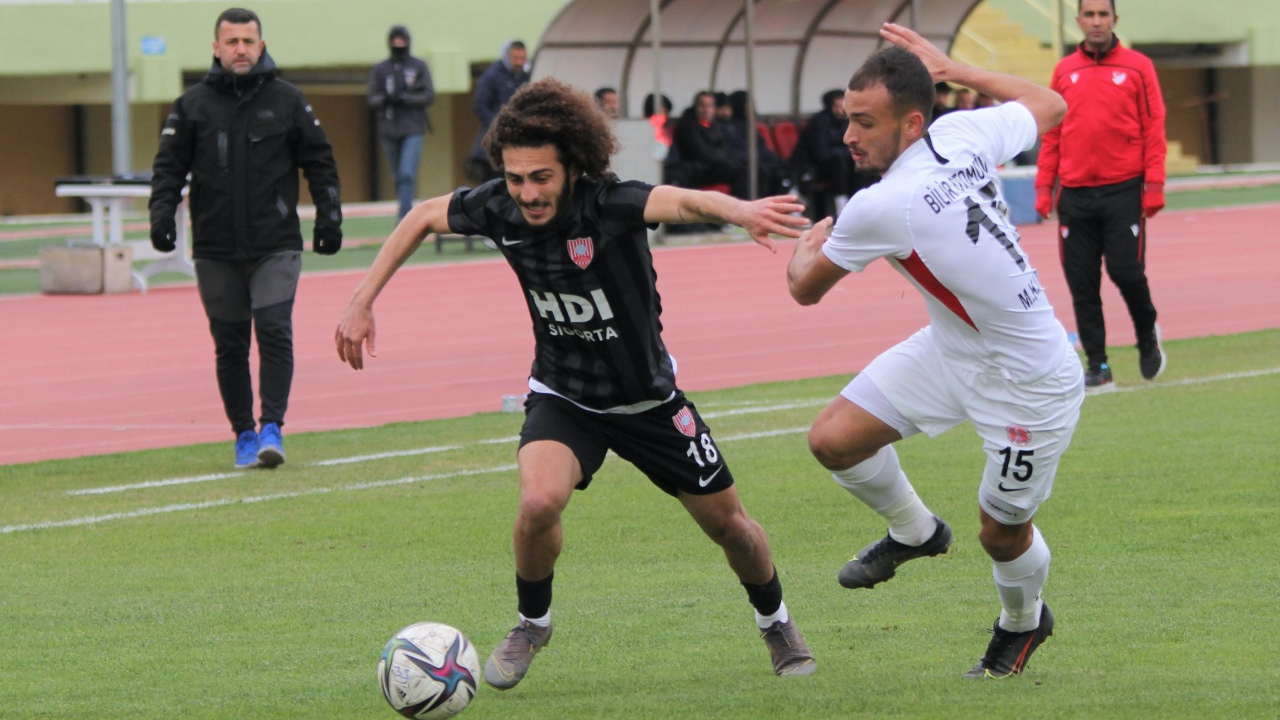 TFF 3. Lig: Bergama Belediyespor: 2 - Nevşehir Belediyespor: 2