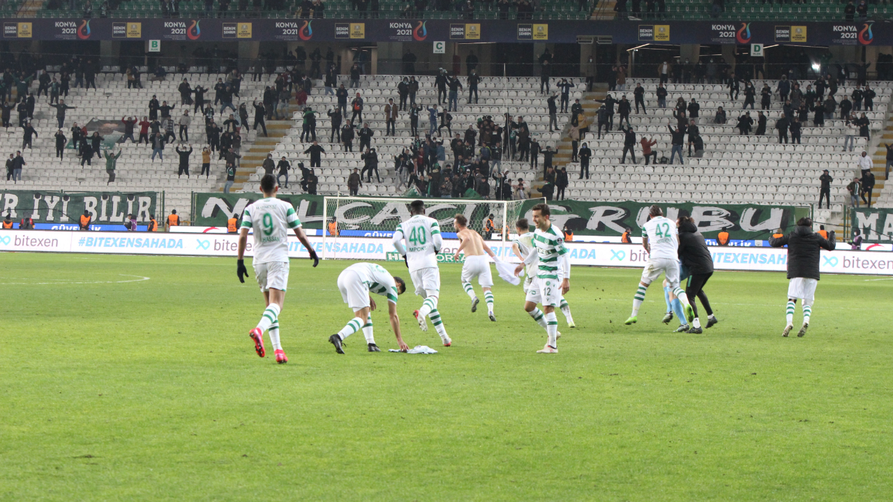 Konyaspor'dan Antalyaspor'a son saniye üçlüğü! Endri Çekici'nin 90+2'e attığı gol galibiyeti getirdi