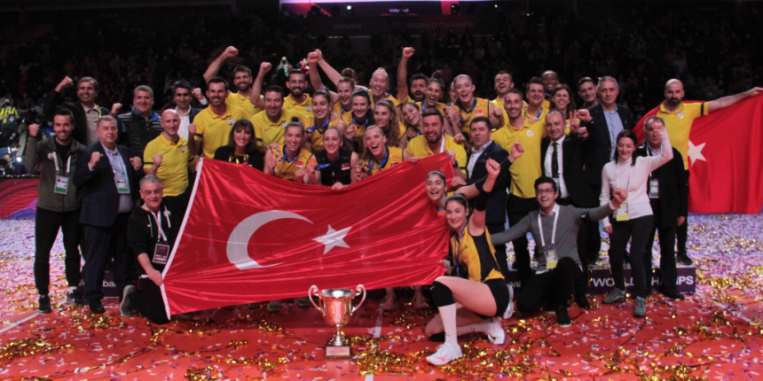 VakıfBank 4. kez dünya şampiyonu... Imoco Volley'i 3-2 mağlup eden Sarı-Siyahlılar yine başardı
