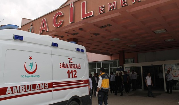 Kars'ta askeri araç devrildi: 6 asker yaralı