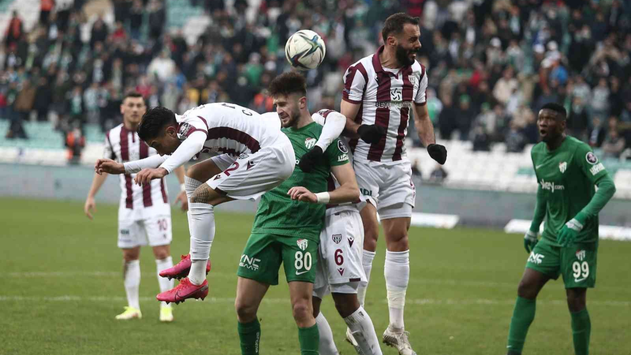 Bursaspor'u deplasmanda 0-1 mağlup eden Bandırmaspor yükselişini sürdürdü