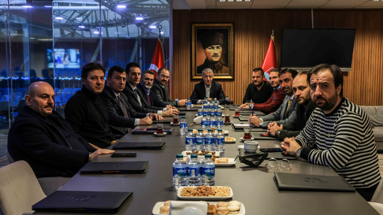 Ahmet Ağaoğlu başkanlığındaki Trabzonspor yönetim kurulunda görev dağılımı yapıldı