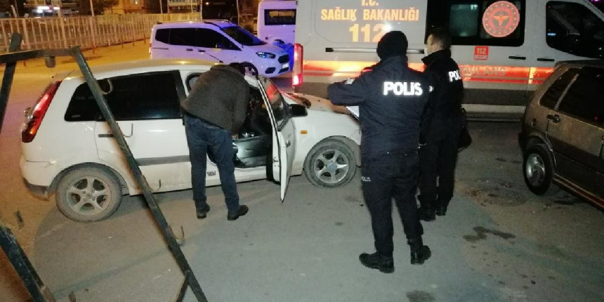 “Evimin önünde duramazsın” dedi, ayağından 2 kurşunla vurdu!