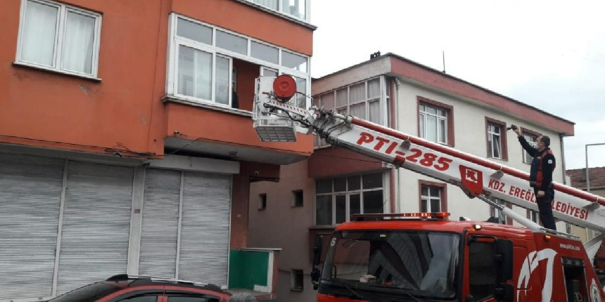 Haber alınamayan adam evinde uyurken bulundu