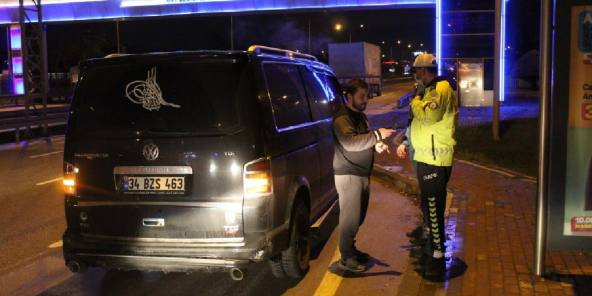 Dur ihtarına uymayan sürücü alkollü çıktı!
