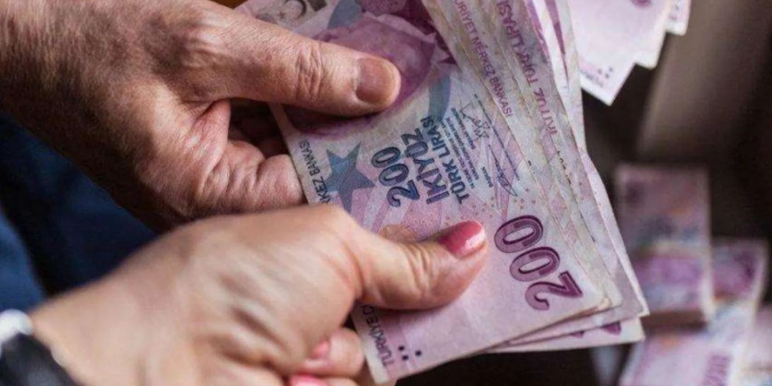 13.5 milyon kişi bekliyor! Emekliye zamda Erdoğan'ın masasında iki formül var...