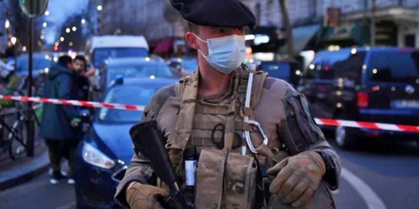 Paris'te 2 kadını rehin alan şahsa yönelik operasyon yapıldı!