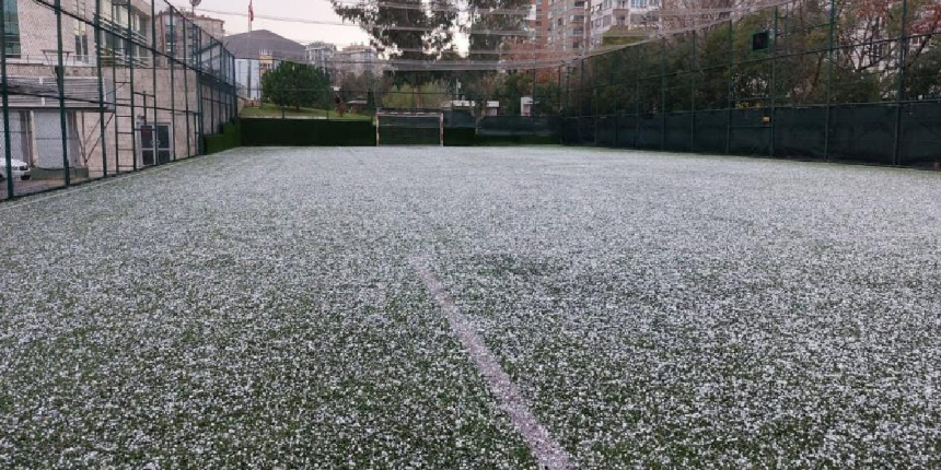 Meteoroloji uyarmıştı: Samsun'a fındık büyüklüğünde dolu yağdı