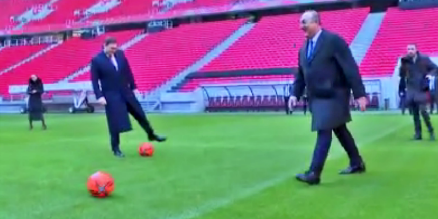 Çavuşoğlu, Polonyalı, Çek, Macar ve Slovak bakanlar ile futbol oynadı
