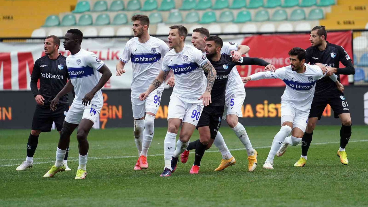 Tuzlaspor'da Şenol Fidan istifa etti.... BB Erzurumspor deplasmanda 1 puana razı oldu