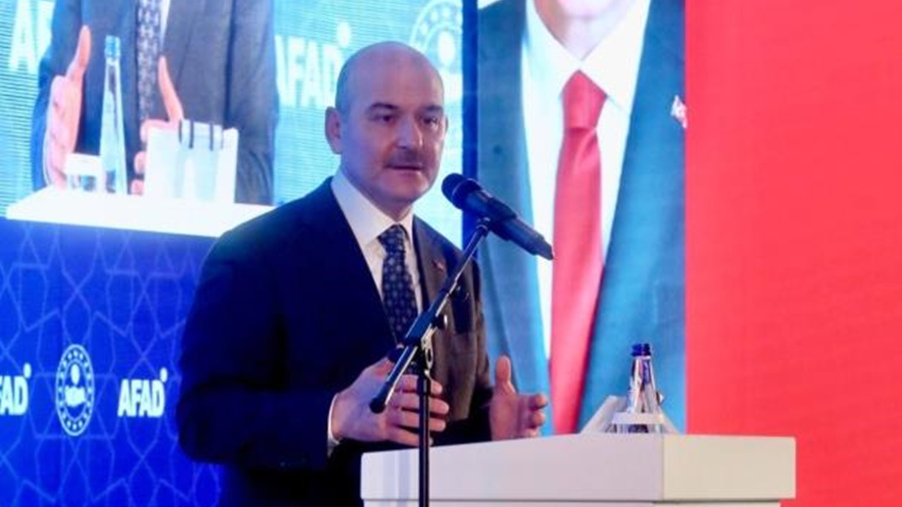 Bakan Soylu: Göç meselesini Angelina Jolie fotoğrafıyla çözmeye çalıştılar!