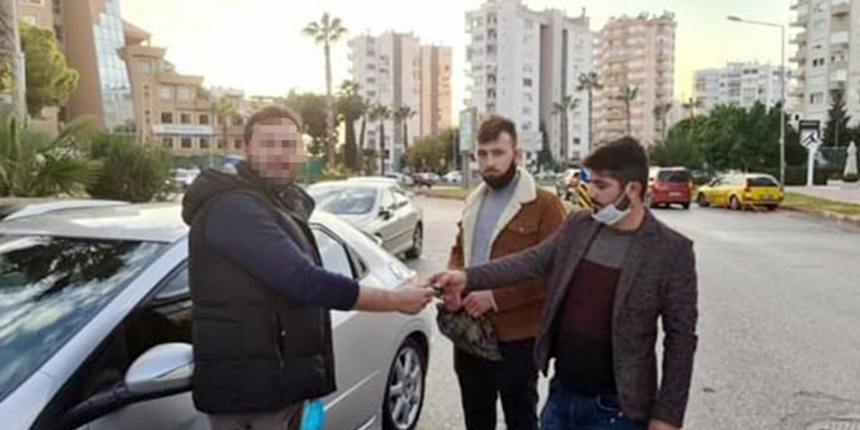 Dehşet veren vurgun! Kendisine benzeyen kişiyi öldürüp arabasını sattı