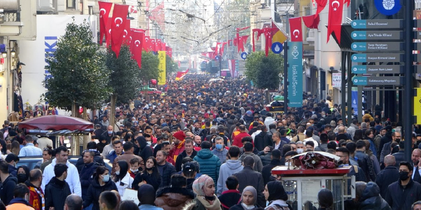 İstanbul Covid-19 aşılamasında Mavi kategoriye geçti!