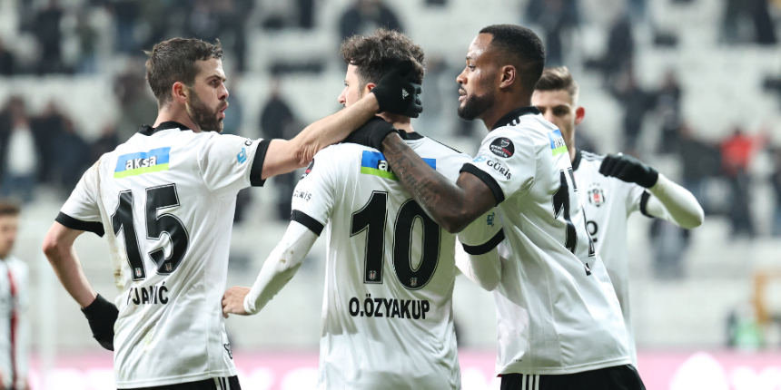 Beşiktaş 3. dakikada golü yediği maçta Göztepe engelini kayıpsız geçti... Rachid Ghezzal'den galibiyet golü