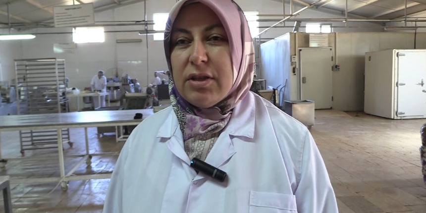 3 çocuk annesi Ayşe Seneger, KOSGEB desteğiyle kurduğu imalathanede 25 işçiyi istihdam ediyor
