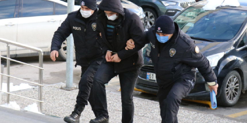 Hastanede sıra beklemek istemeyince doktorun burnunu kıran saldırgan tutuklandı