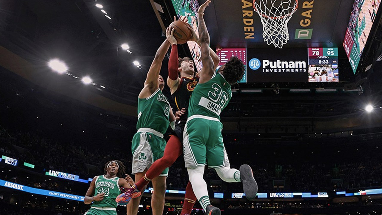 Cedi Osman'ın takımı Cavaliers'ın galibiyet serisi Boston'da sona erdi