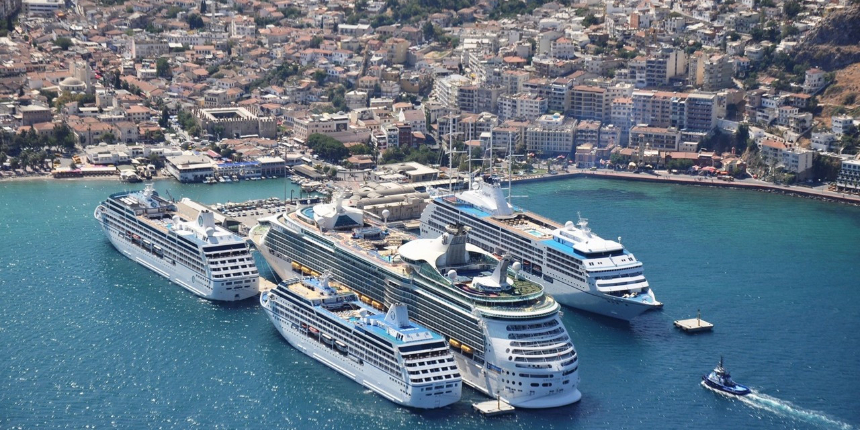 İzmir, 6 yıl aradan sonra tatil gemilerini misafir edecek