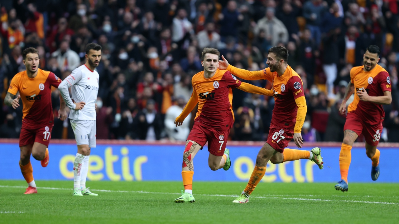 Galatasaray galibiyeti hatırladı... Antalyaspor'u 2-0 mağlup eden Cim Bom, 7 maç sonra kazandı