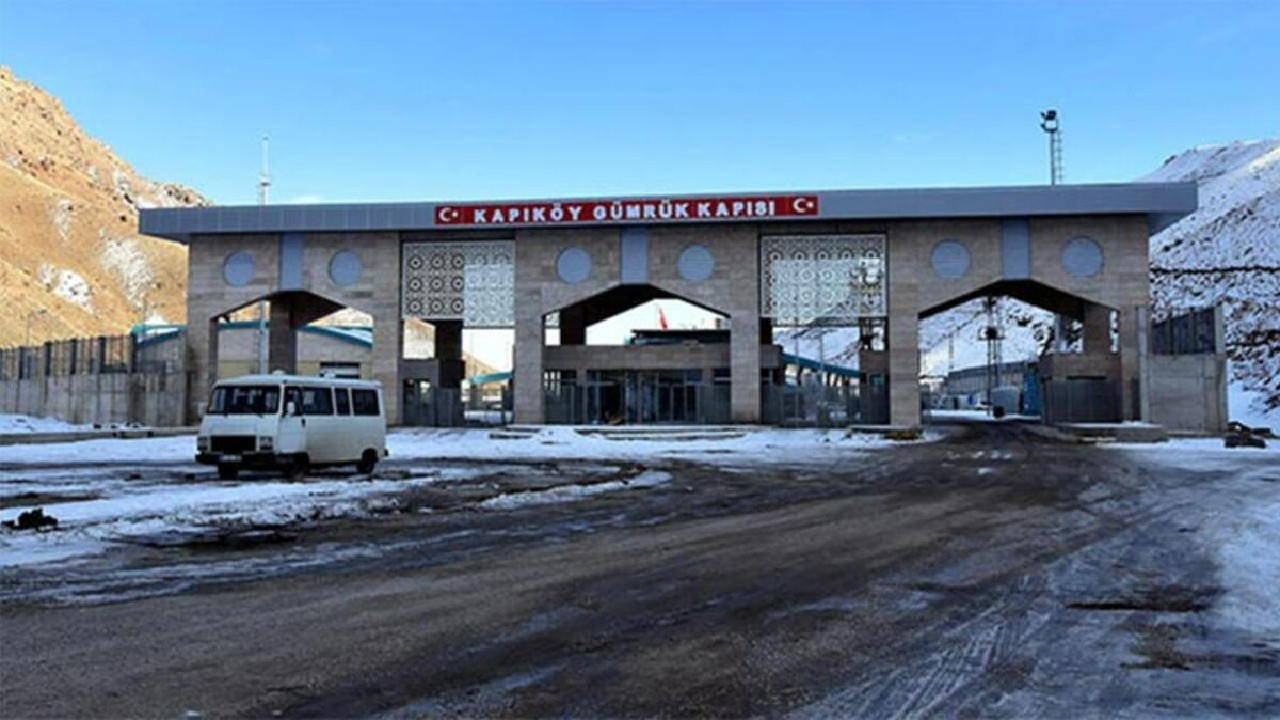 Komşuda Omicron alarmı! Kara sınırlarını kapattı