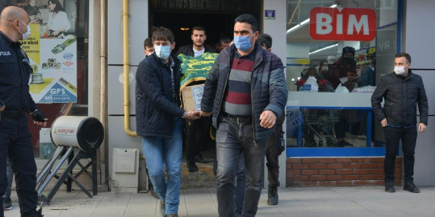 3 çocuk annesi kadın, av tüfeğiyle evinin banyosunda intihar etti!