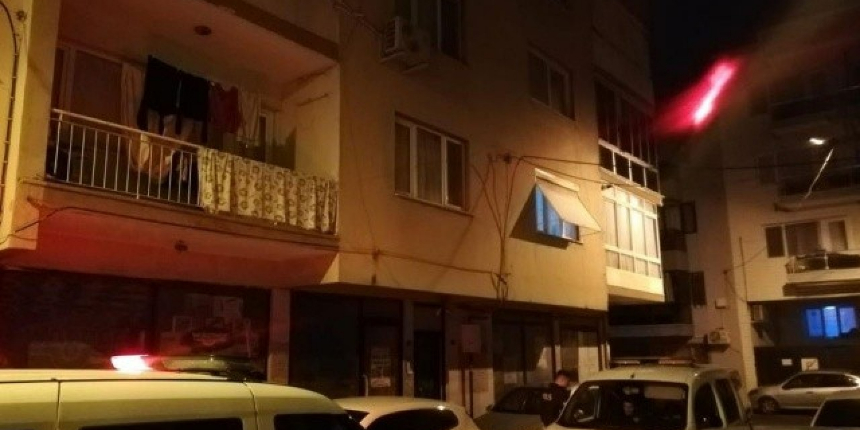 Tartıştığı annesini kalbinden bıçaklayıp öldürdü!