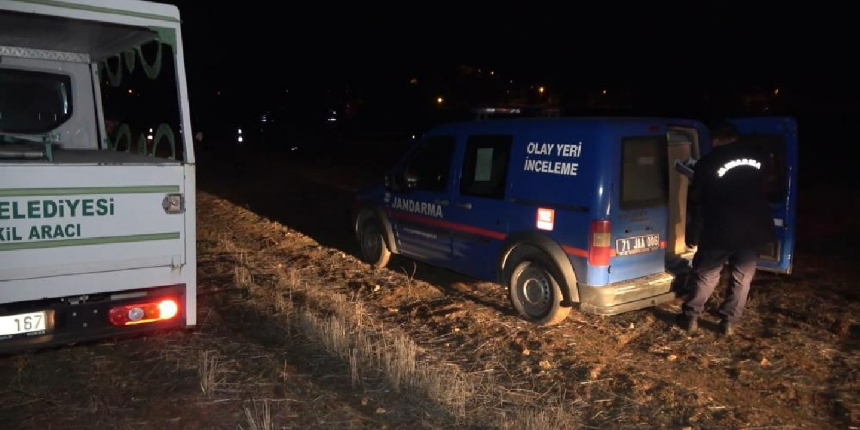 Tarlada şüpheli ölüm: Başından silahla vurulmuş halde bulundu