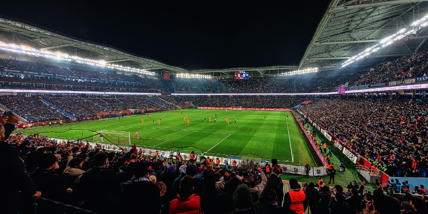 Süper Lig'de ilk yarı tamamlandı... Lider Trabzonspor fark attı...