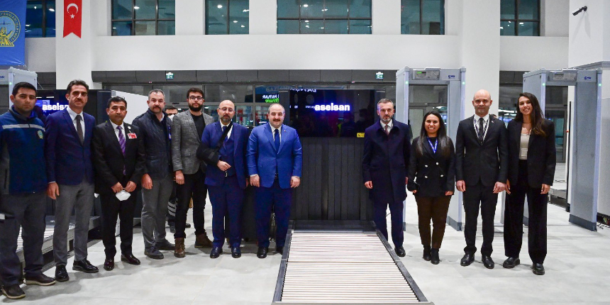 Bakan Varank'tan ASELSAN'a tebrik: X-ray cihazları artık yerli olarak üretiliyor!