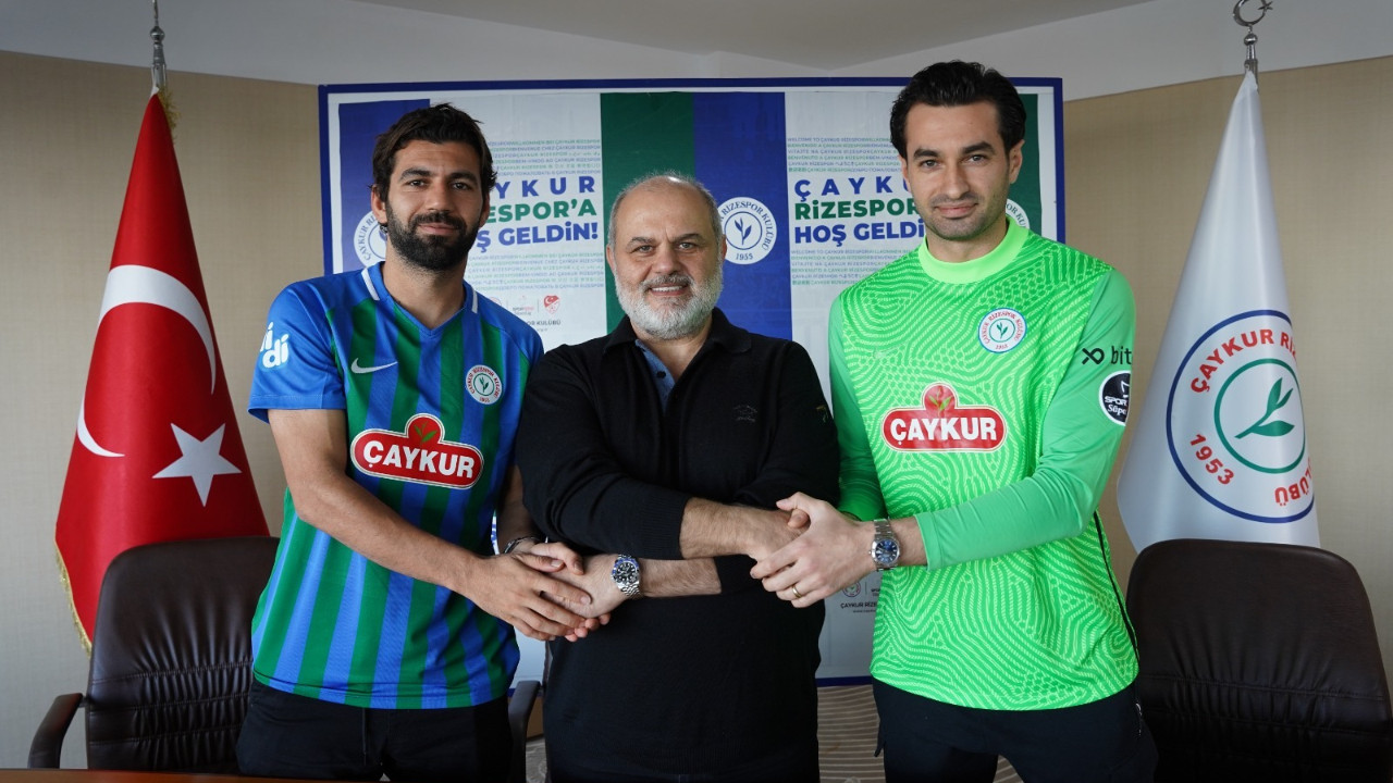 Çaykur Rizespor kaptanlarıyla nikah tazeledi... Selim Ay'dan 3 yıllık, Gökhan Akkan'dan 2 yıllık imza