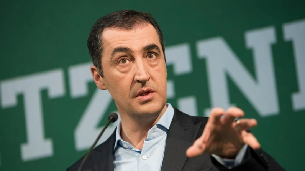 Türkiye düşmanı Cem Özdemir, ucuz gıdaya savaş açtı!
