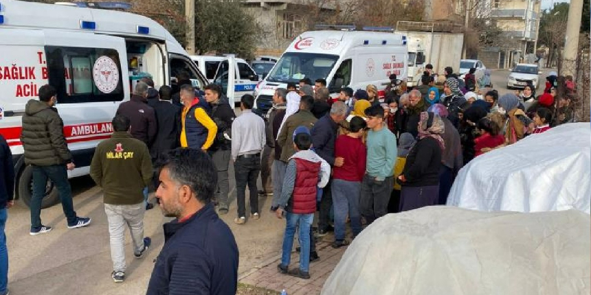 Kontrolden çıkan otomobil öğrencilerin arasına daldı: 11 yaralı