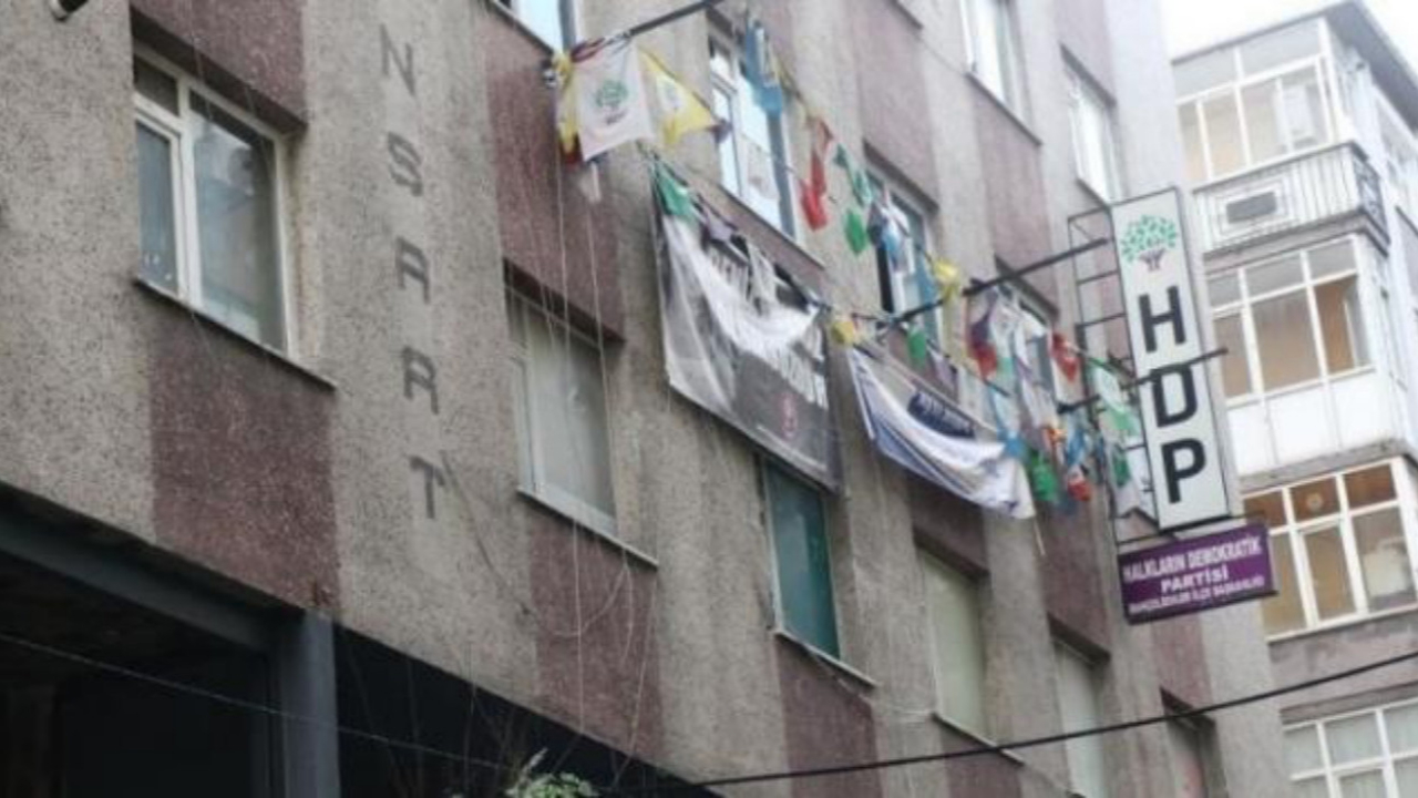 HDP binasına düzenlenen ırkçı saldırının faili belli oldu! 'Parti üyesi olacağım' diyerek binaya girmiş...